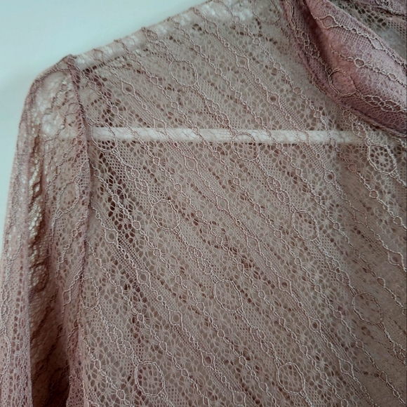 RW&CO lace blouse - size M - Picture 2 of 4